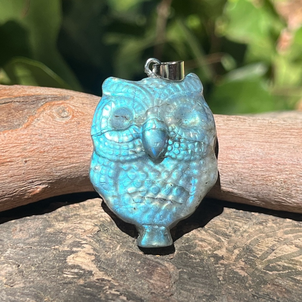 Stainless steel labradorite owl carving pendant